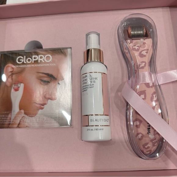 BeautyBio GloPRO Facial microneedling rejuvenation Tool - Picture 3 of 11